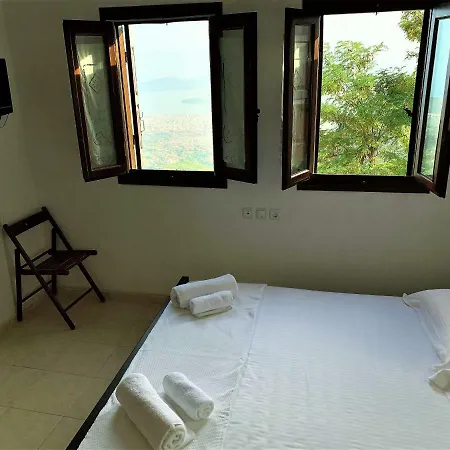 Traditional House * Makriníca