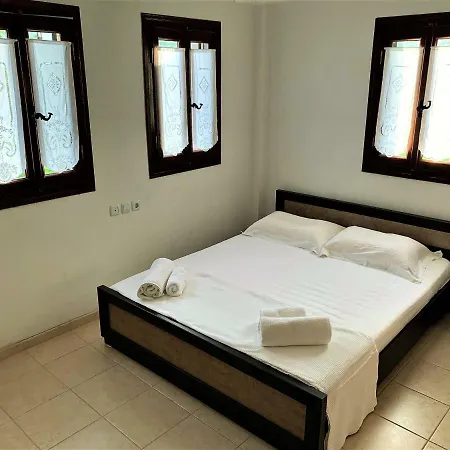 Nyaraló Traditional House *